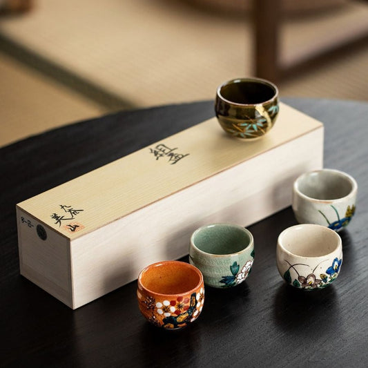【九谷燒 KUTANI WARE】五草花 陶瓷品茗杯 5件套 木製の箱